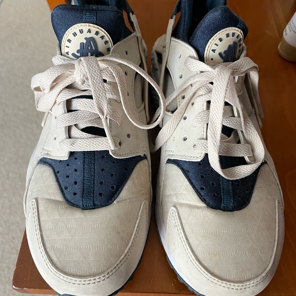 Nike Air Huarache Size 7 - Picture 3 of 6